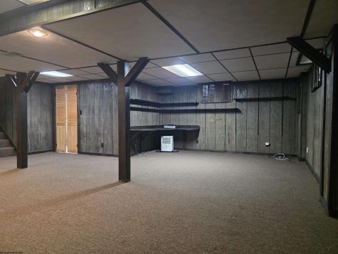 1226 Philli Lane Shinnston WV 26431