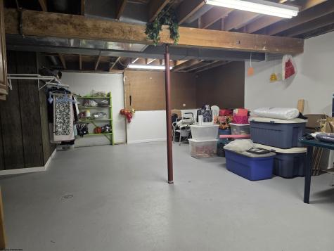 1226 Philli Lane Shinnston WV 26431