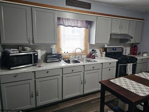 61 Leo Menendez Drive Spelter WV 26438