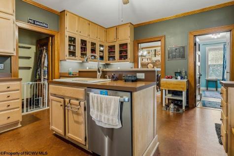 527 Stanley Avenue Clarksburg WV 26301