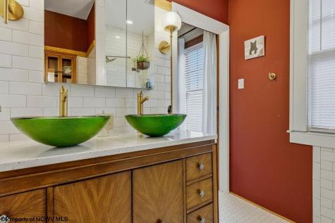 527 Stanley Avenue Clarksburg WV 26301