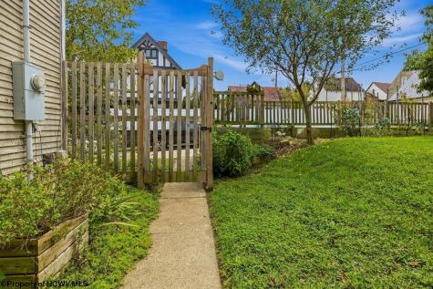 527 Stanley Avenue Clarksburg WV 26301