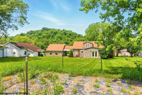 6490 Benedum Drive Shinnston WV 26431