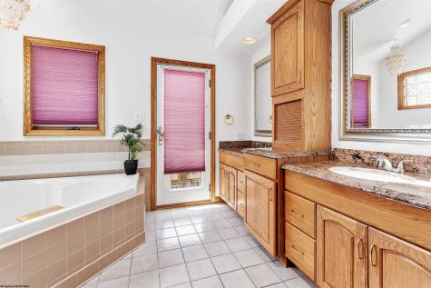 1405 Far Meadows Morgantown WV 26508