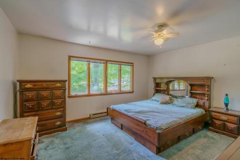 1061 Loren Lane Fairmont WV 26554