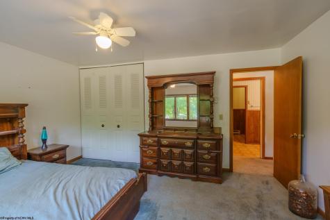 1061 Loren Lane Fairmont WV 26554