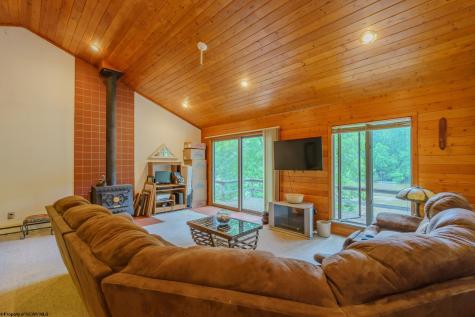 1061 Loren Lane Fairmont WV 26554
