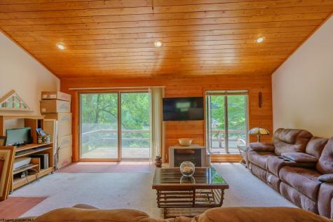 1061 Loren Lane Fairmont WV 26554