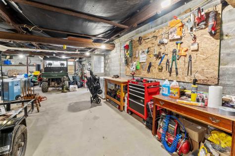 894 Mods Run Road Mannington WV 26582