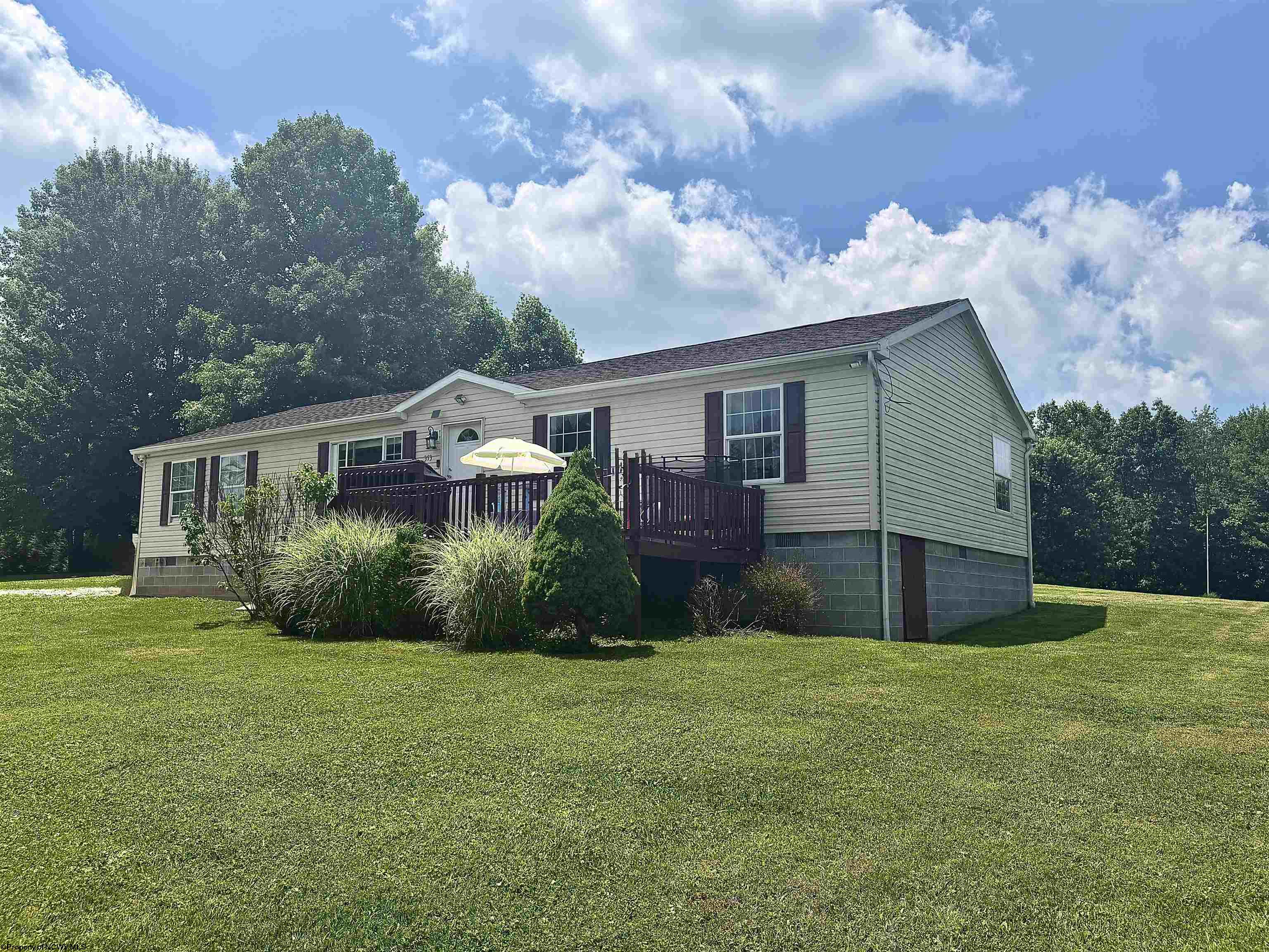 353 Cedar Meadows Circle Reedsville WV 26547