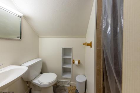 2750 Whetsell Settlement Road Kingwood WV 26537