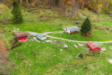 3462 Marquess Road Tunnelton WV 26444
