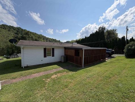 38 Hollister Drive Beverly WV 26253
