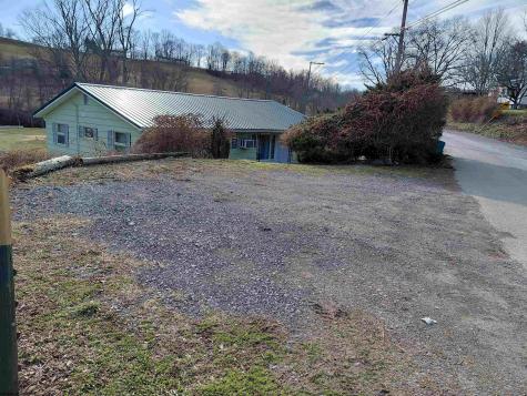 32 Circle Drive Mount Clare WV 26408