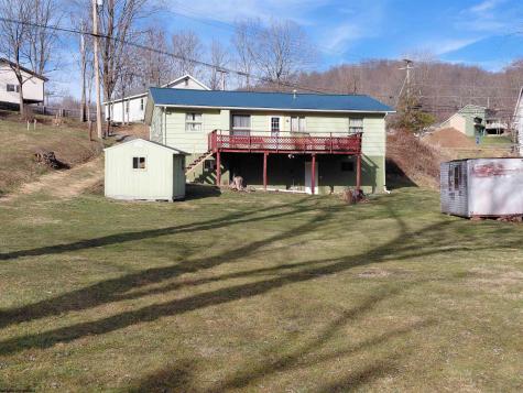 32 Circle Drive Mount Clare WV 26408