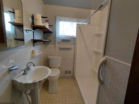 32 Circle Drive Mount Clare WV 26408