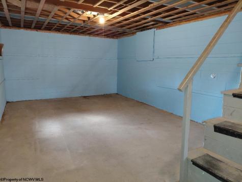 32 Circle Drive Mount Clare WV 26408