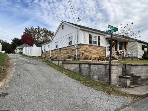 405 Roosevelt Road Clarksburg WV 26301