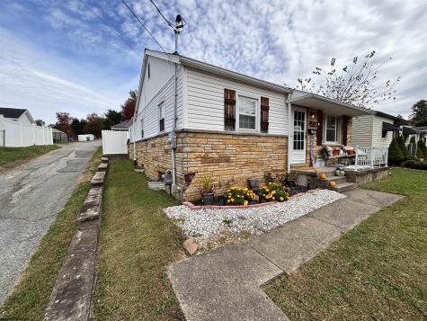 405 Roosevelt Road Clarksburg WV 26301