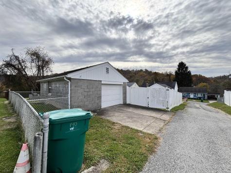 405 Roosevelt Road Clarksburg WV 26301