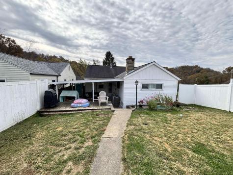 405 Roosevelt Road Clarksburg WV 26301