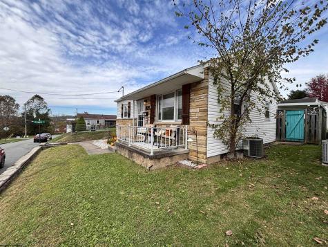 405 Roosevelt Road Clarksburg WV 26301