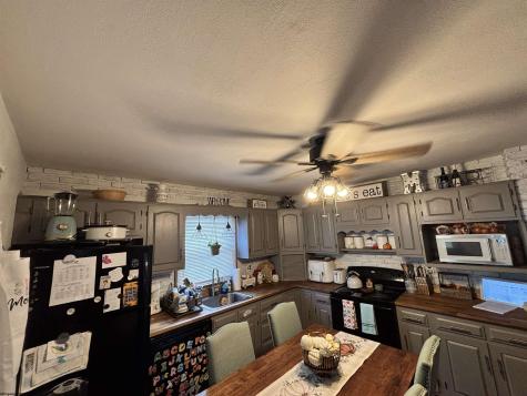 405 Roosevelt Road Clarksburg WV 26301