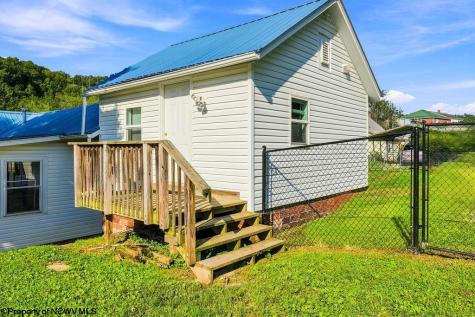 412 Charles Street Glenville WV 26351