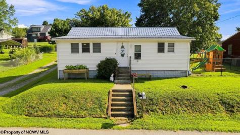 412 Charles Street Glenville WV 26351