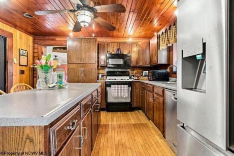 61 Wagner Lane Kingwood WV 26537