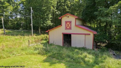 61 Wagner Lane Kingwood WV 26537