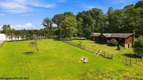 61 Wagner Lane Kingwood WV 26537
