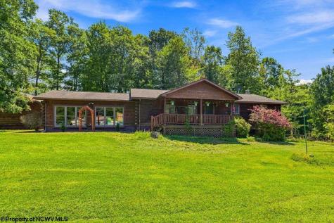 61 Wagner Lane Kingwood WV 26537