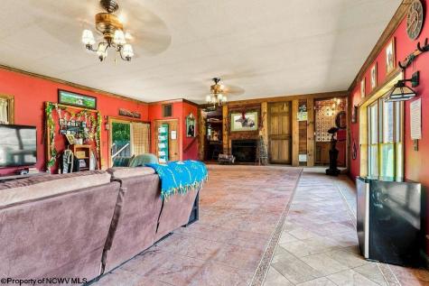 61 Wagner Lane Kingwood WV 26537