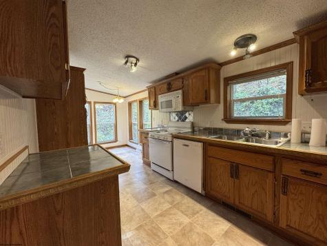 147 Paw Paw Estates Rivesville WV 26588