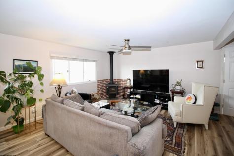 4941 Grafton Road Independence WV 26374
