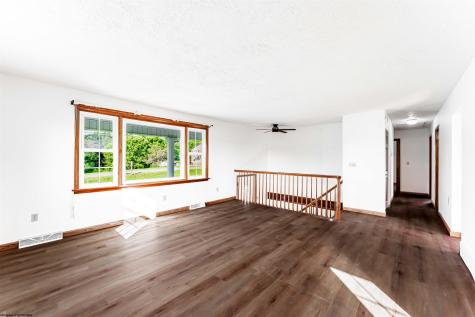 16 Deerfield Avenue Grafton WV 26354
