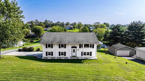 16 Deerfield Avenue Grafton WV 26354