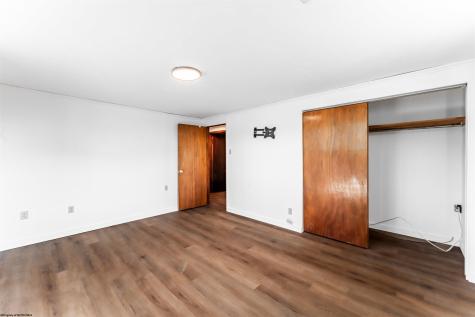 16 Deerfield Avenue Grafton WV 26354