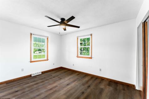 16 Deerfield Avenue Grafton WV 26354