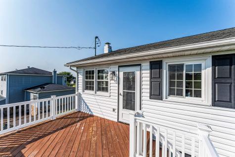 16 Deerfield Avenue Grafton WV 26354