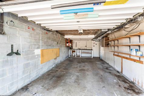 16 Deerfield Avenue Grafton WV 26354