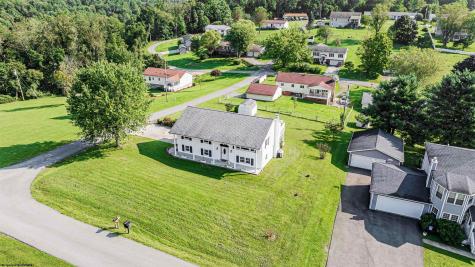 16 Deerfield Avenue Grafton WV 26354