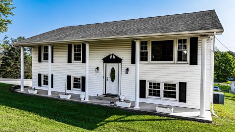 16 Deerfield Avenue Grafton WV 26354