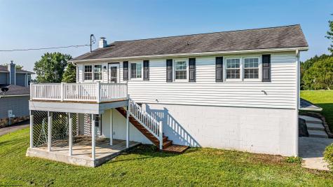 16 Deerfield Avenue Grafton WV 26354