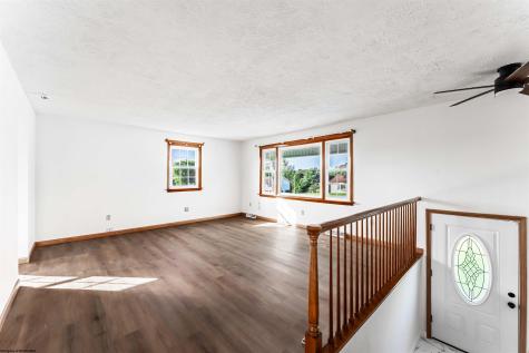 16 Deerfield Avenue Grafton WV 26354