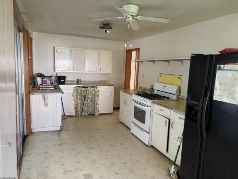 739 Us Hwy 19 South Weston WV 26452