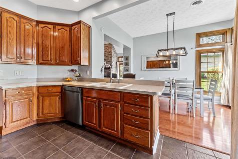 2040 Georgian Lane Morgantown WV 26508