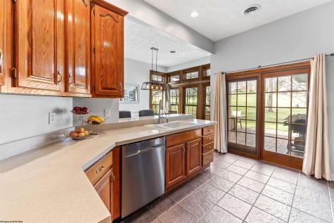 2040 Georgian Lane Morgantown WV 26508