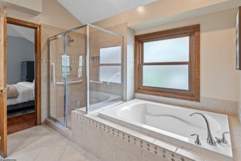 2040 Georgian Lane Morgantown WV 26508